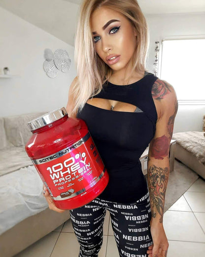 Scitec Nutrition 100% Whey Protein Professional - Potenziato con aminoacidi extra ed enzimi digestivi - Senza glutine - Senza olio di palma, 2.35 kg, Cioccolato