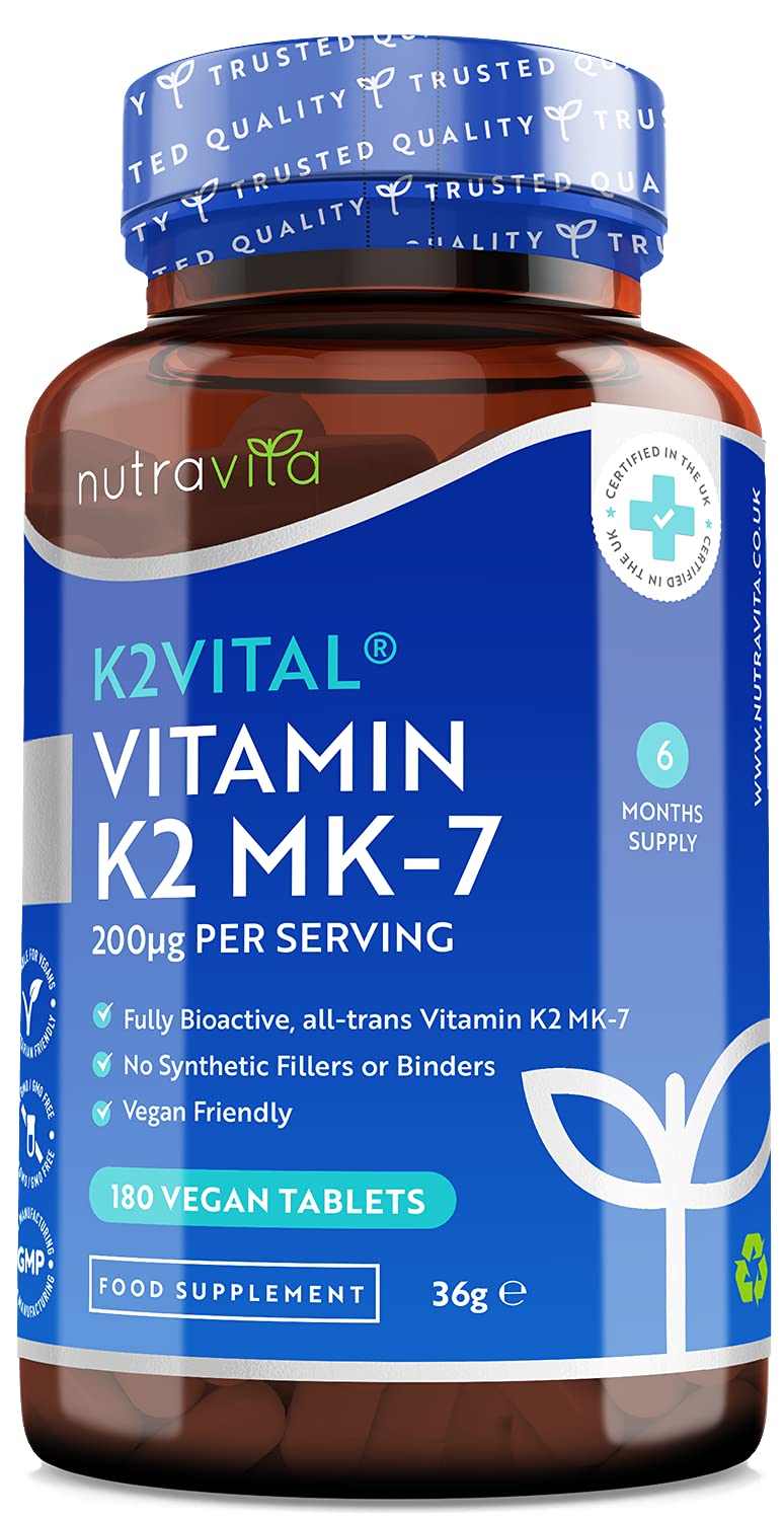 Vitamina K2 MK-7 200mcg - 180 micro compresse vegane (non capsule) – Mantiene le ossa forti - Con Menachinone MK7 ad alta resistenza (K2 Vital®) - Forma bioattiva non sintetica - Prodotto da Nutravita